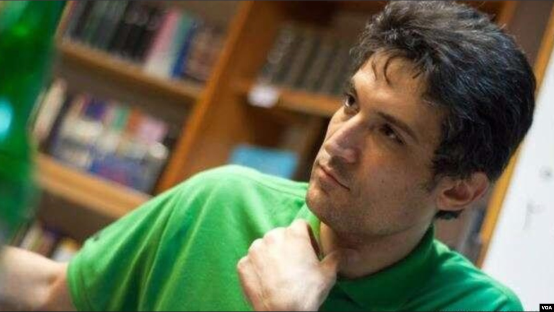 Aktivist pembela hak-hak perempuan Iran, Farhad Meysami, yang menurut sumber terinfeksi virus corona dalam di penjara Rajaei Shahr, Iran, Oktober 2020. 