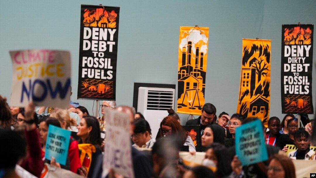 COP29 anjumanidagi namoyishchilar, Boku, Ozarbayjon, 16-noyabr, 2024.