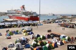 Piraeus is Athen's main port, and in recent months has been home to more than 4000 refugees, Piraeus, Greece, April 15, 2016. (Photo: J. Owens/VOA)