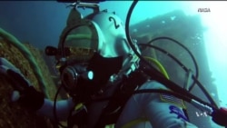 Astronauts Train in Underwater Lab