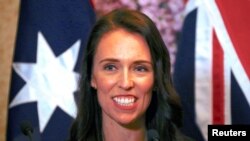 Perdana Menteri Selandia Baru Jacinda Ardern saat konferensi pers di Sydney, Australia, 5 November 2017. (Foto: dok).