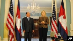 Cambodia’s foreign minister met with US Secretary of State Hillary Clinton in Washington on Tuesday.