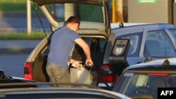 Одна з причин кризи в Білорусі - подорожчання пального