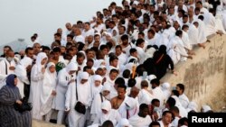 Jemaah haji di padang Arafah, Makkah (3/10). (Reuters/Muhammad Hamed)