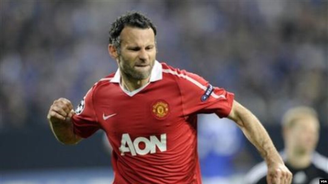 Ryan Giggs, salah satu pencetak gol MU ke gawang Schalke 04, dalam leg pertama semifinal Liga Champions hari Selasa (26/4).