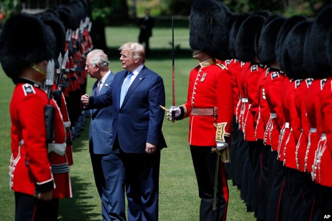 La visita de Estado de dos días del presidente Donald Trump a Gran Bretaña incluye una reunión con la familia real, una cena de Estado y conversaciones con la primera ministra saliente, Theresa May.