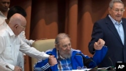 Fidel Castro participó en el cierre del Congreso.