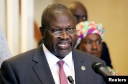 Le vice-président du Soudan du Sud, Riek Machar, lors d'une conférence de presse à Juba, le 5 avril 2020.