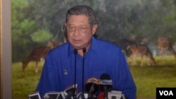 Ketua Majelis Tinggi Partai Demokrat, Susilo Bambang Yudhoyono menegaskan bahwa ia tak akan melalaikan tugasnya sebagai Presiden (foto: dok. VOA/Andylala). 