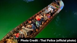 ၁၃-၁-၂၂ ရက်နေညက ရ နောင်းပြည်နယ်ထဲမှာ ထိုင်းရေတပ်က ဖမ်းမိတဲ့မြန်မာနိုင်ငံသားများ (ဓါတ်ပုံ ထိုင်းရဲတပ်ဖွဲ့)