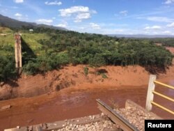 Barragem de Brumadinho após o desmoronamento