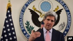 지난 5월 15일 아프가니스탄 카불시의 미국 대사관에서 열린 기자회견에 참석한 존 케리 미국 국무부 장관. (자료사진) 