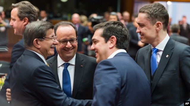 Từ trái sang phải: Thủ tướng Thổ Nhĩ Kỳ Ahmet Davutoglu, Tổng thống Pháp Francois Hollande, Thủ tướng Hy Lạp Alexis Tsipras và Thủ tướng Estonia Taavi Roivas trong cuộc họp tại Brussels, Bỉ, ngày 18/3/2016