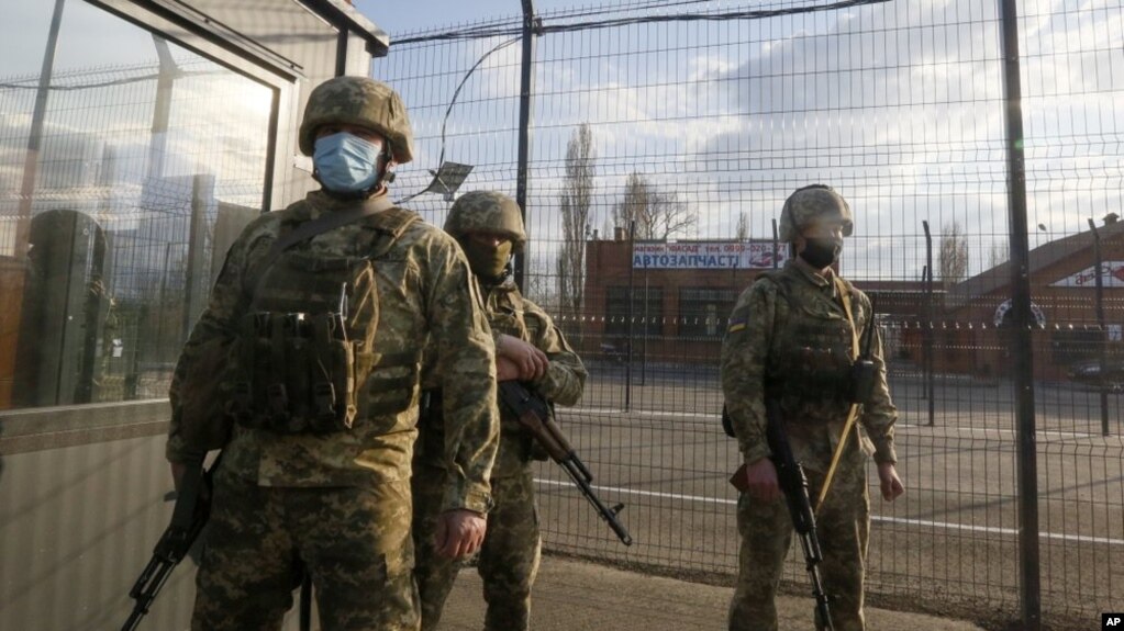 Украинские пограничники (архивное фото) 