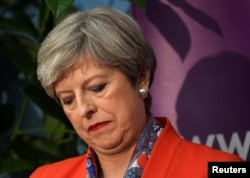Britanska premijerka Tereza Mej čeka rezultate glasanja 9. juna 2017.