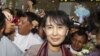 Tiba di Burma, Suu Kyi Disambut Meriah Pendukungnya