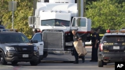 2017年7月23日，美國南部德州聖安東尼奧的警察正在調查卡車事件。