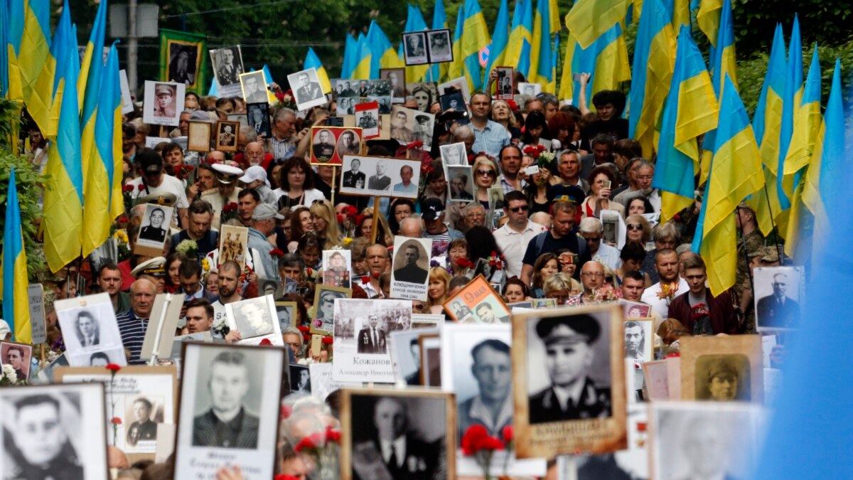 Митинг с бессмертным полком