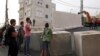 Kekerasan Palestina-Israel Memanas, Polisi Bangun Tembok Pemisah