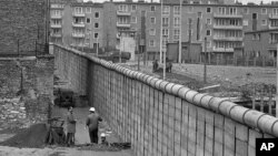 柏林牆舊觀(於1967年4月18日資料照)