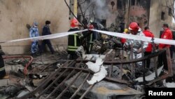 Jet tempur Iran jatuh di Tabriz, Iran, 21 Februari 2022. (Mehr News/WANA (Kantor Berita Asia Barat) via REUTERS)