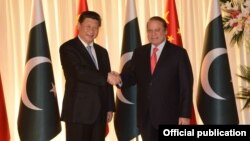 Prime Minister Muhammad Nawaz Sharif receiving Chinese President Xi Jinping at Prime Minister’s Office, Islamabad April 20, 2015