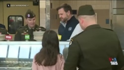 دیدار جی‌دی‌ ونس با نظامیان آمریکایی در آستانه روز شکرگزاری
