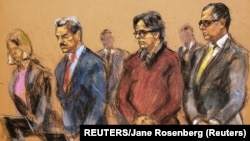 Croquis du procès du leader de Nxivm, Keith Raniere (2e D) à la Cour fédérale de Brooklyn, le 19 juin 2019. (Reuters/Jane Rosenberg)