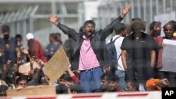 希腊莱斯沃斯难民羁押营入口