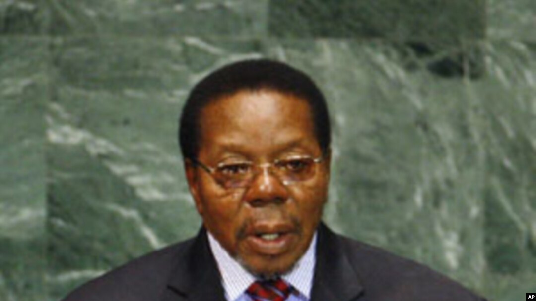 Malawi's President Bingu wa Mutharika speaks during the Millennium Development Goals Summit at United Nations headquarters in New York, September 20, 2010.