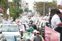 Caravana del candidato Luis Fernando Camacho.