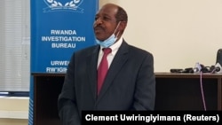 Paul Rusesabagina afikishwa abele ya waandishi habari mjini Kigali Rwanda