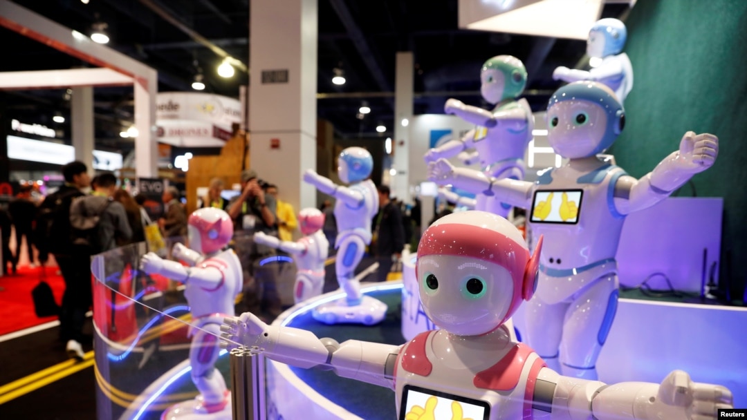 Qariyalar va bolalarga hamrohlik qilishga mo'ljallangan robotlar.
