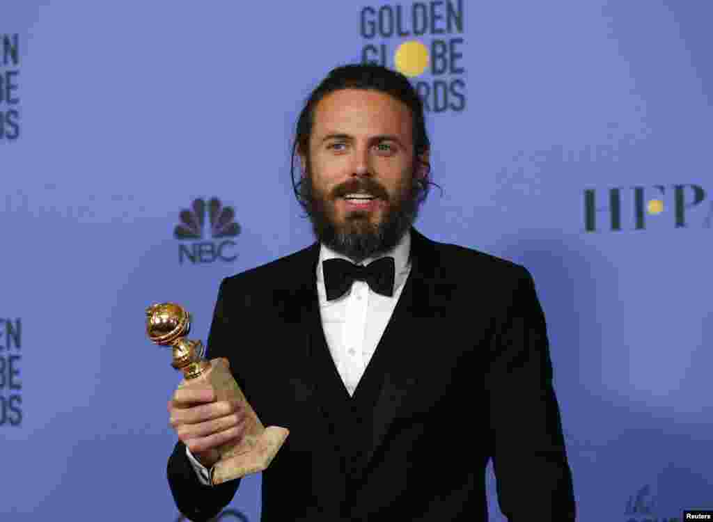 Zlatni Globus za najboljeg glumca u drami osvojio je&nbsp;Kejsi Aflek&nbsp;za ulogu u filmu &quot;Mančestar pored mora&quot; &quot;(Manchester by the Sea&quot;) režisera Keneta Lonergana.