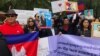 Hun Sen supporters gather in front of the hotel where the prime minister is staying this week, New York, September 28, 2018. (Sok Khemara/VOA Khmer) 