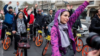  رهبر جمهوری اسلامی دوچرخه سواری زنان را در اماکن عمومی و در معرض دید نامحرم، حرام دانسته بود.