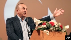 Mevlut Cavusoglu, umushikiranganji w’igihugu ca Turkiya ajejwe imigenderanire n’amahanga