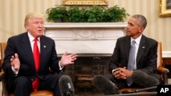 Presiden terpilih AS, Donald Trump (kiri) saat menemui Presiden Obama di Gedung Putih, Kamis (10/11).