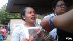 Anielka Ortega, hermana José Luis Ortega, alias “el Caite”, uno de los presos político que fueron intoxicados. Photo: Daliana Ocaña - VOA.