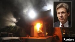 Kekerasan di gedung konsulat AS yang menewaskan 4 diplomat termasuk Dubes AS Christopher Stevens (foto: insert), merupakan lingkaran kekerasan dalam hubungan Barat dan dunia Islam.