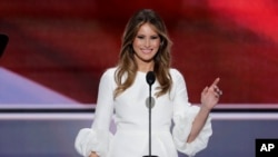 Melania Trump, istri dari capres AS asal Partai Republik Donald Trump, berbicara dalam pembukaan Konvensi Nasional Partai Republik di Cleveland, pada 18 Juli 2016. (Foto: AP/J. Scott Applewhite)