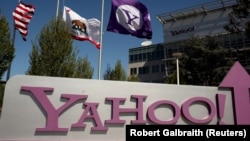 Logo của Yahoo tại trụ sở chính ở Sunnyvale, California.