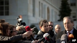 叙利亚副外长1月28日在日内瓦回答记者提问