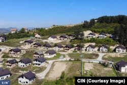 Arapsko rezidencijalno naselje iznad centra Ilijaša izgrađeno je bez dozvola (Foto: CIN)