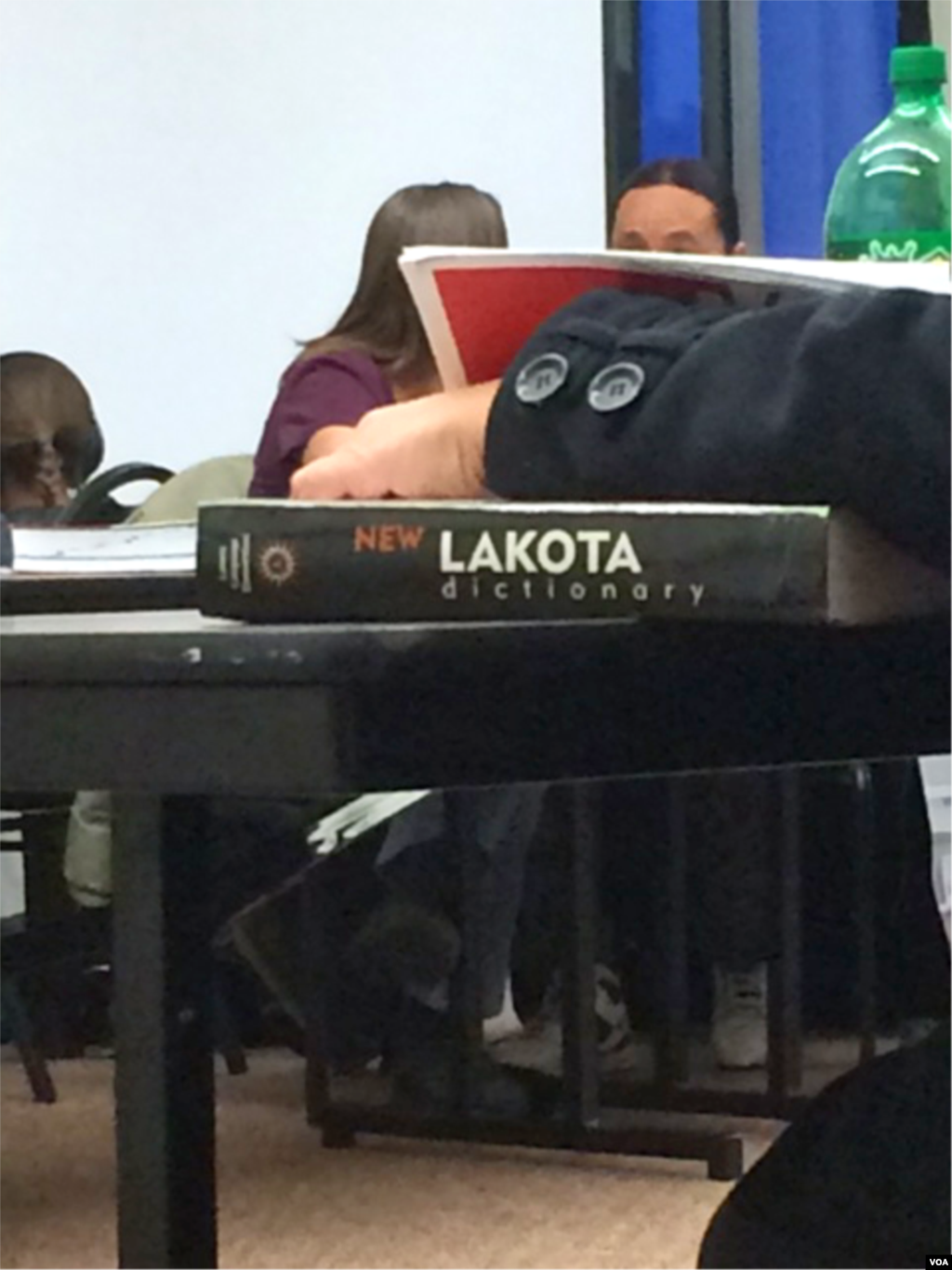 Lakota class at Sitting Bull College, Fort Yates, North Dakota, Dec. 1, 2014. (Aru Pande/VOA)