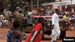 Une patrouille de soldats français à Bangui
