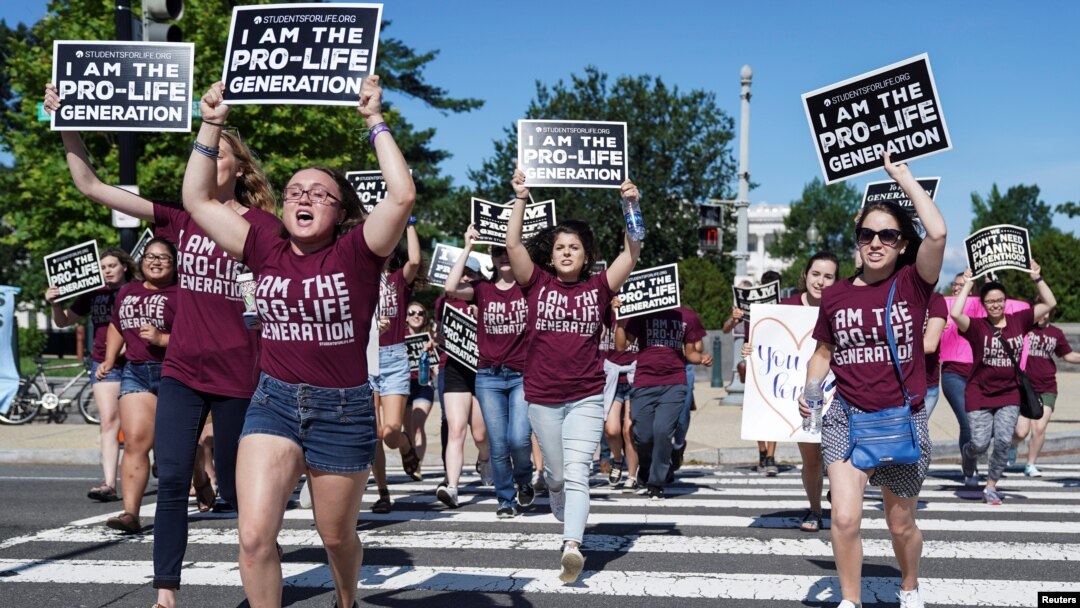 Para demonstran anti aborsi atau "pro-life" (pendukung kehidupan) melakukan aksi unjuk rasa di Washington DC (foto: dok). 