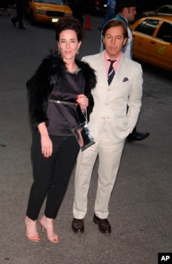 Kate Spade and her husband, Andy, attend The Fresh Air Fund's "Salute to American Heroes," in New York City in 2003. (Photo: Stephen Trupp/STAR MAX)