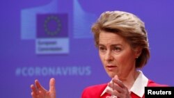 欧盟委员会主席乌尔苏拉·冯·德·莱恩（Ursula von der Leyen）在2020年4月2日于比利时布鲁塞尔举行的新闻发布会上，详细介绍了欧盟为限制冠状病毒病（COVID-19）爆发而对经济造成的影响的努力。