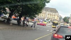 La plaza Market en Turku, Finlandia, donde varias personas fueron apuñaladas el viernes, 18 de agosto de 2017.